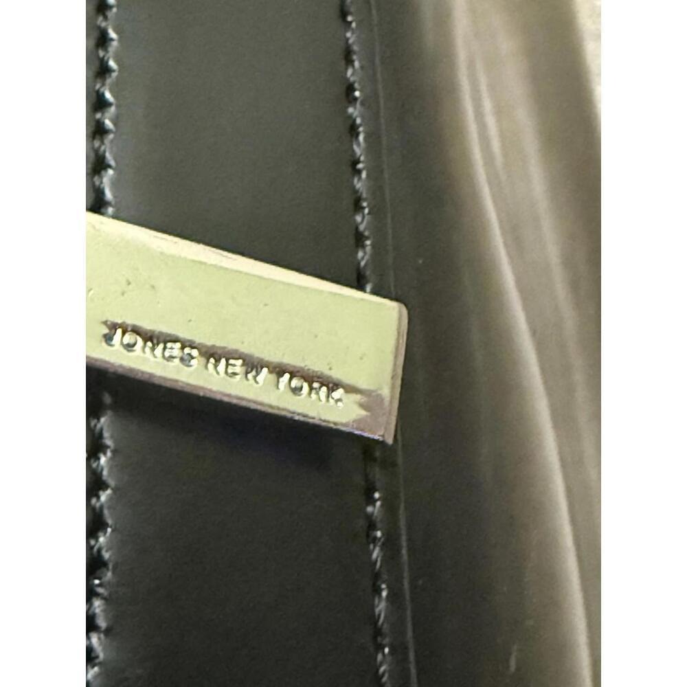 Jones New York Leather Vintage Full Zip 12 By 6  Patent Leather Under Arm Bag - Picture 5 of 8